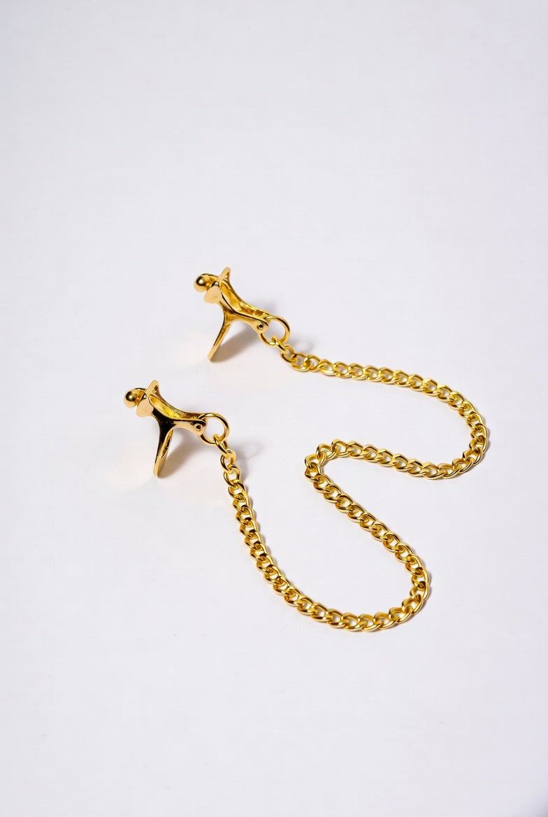 Decorative gold nipple clamps with non-piercing jewelry design and dangling chains
